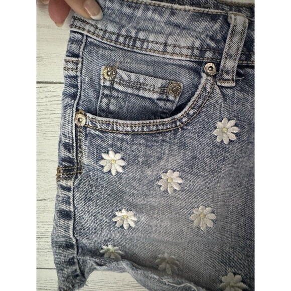 Justice Denim Shorts Girls Sz 12R Embroidered Flowers - Picture 5 of 9